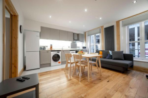 Brand new 1Bed Apt - ZONE 1 - 4 Stations Nearby